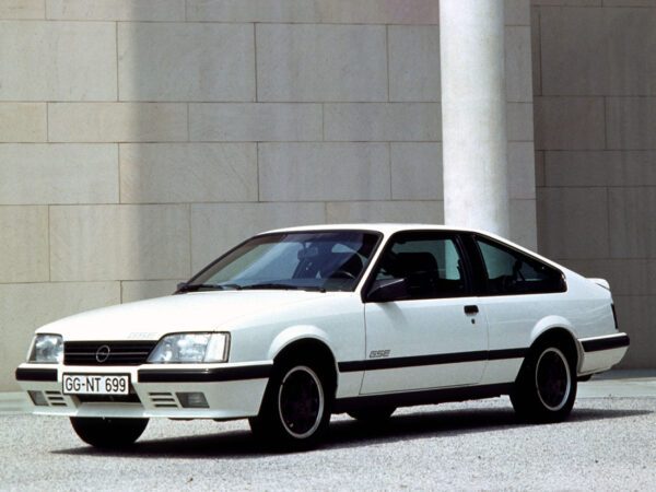 Opel Monza GSE 1983-1986 vue AV - photo Opel