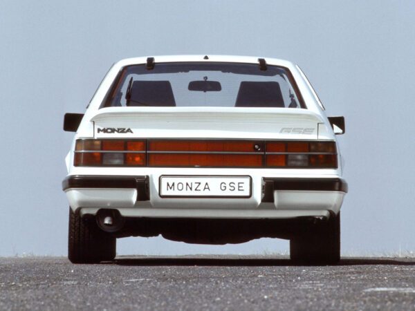 Opel Monza GSE 1983-1986 vue AR - photo Opel