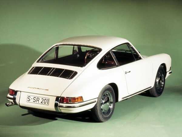 Porsche 911 2.0 Coupe 1964 - photo Porsche