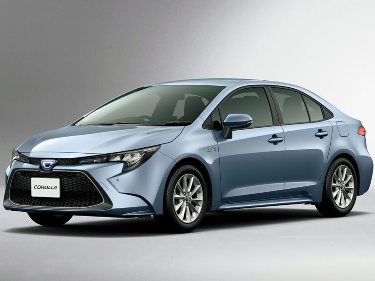 Toyota Corolla Sedan E210 depuis 2018