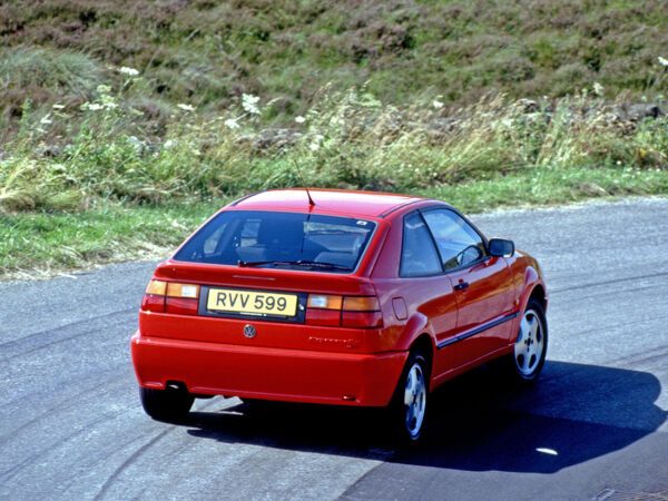 Volkswagen Corrado 16v 1992-1995 vue AR - photo Volkswagen UK