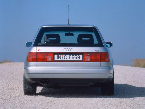 Audi 100 C4 Avant S4 4.2 1992-1994 vue AR