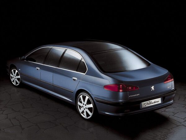 Peugeot 607 Paladine concept vue AR - salon de Genève 2000 - photo Peugeot