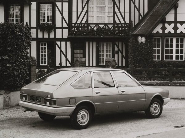 Chrysler-Simca 1307 GLS vue AR 1975-1979 - photo Chrysler France