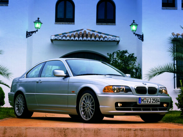 BMW Série 3 E46 coupé 1999-2003 vue AV, ici en version 328Ci - photo BMW