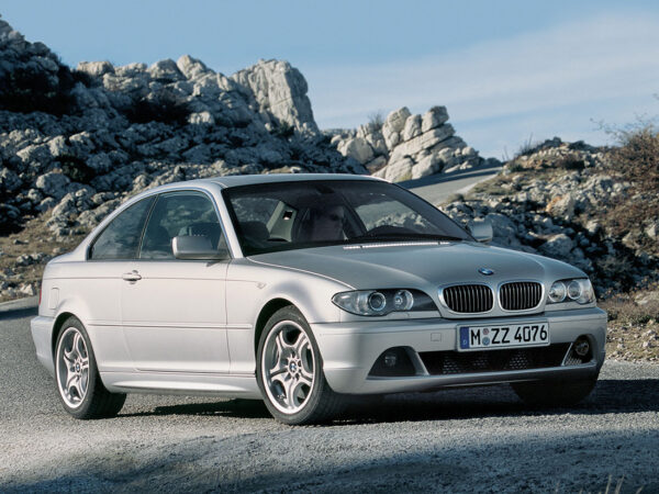 BMW Série 3 E46 coupé 2003-2006 vue AV, ici en version 330Ci - photo BMW