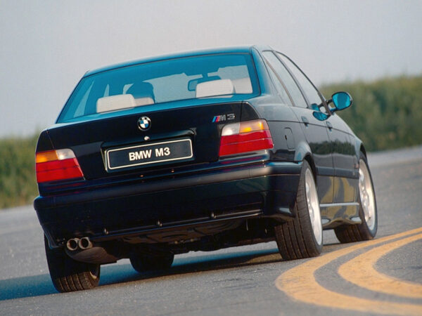 BMW M3 E36 1994-1995 vue AR - photo BMW