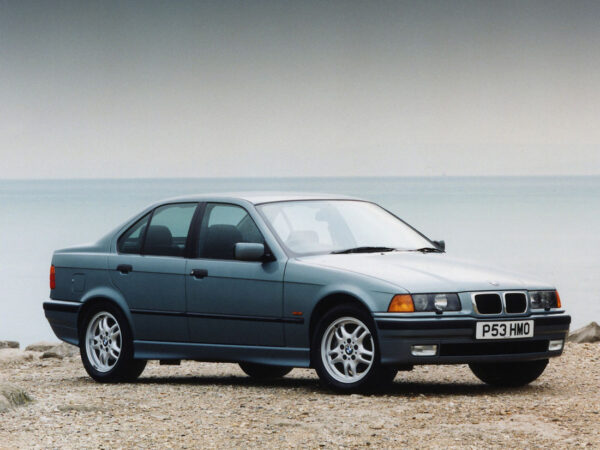 BMW Série 3 E36 323i 1996-1998 vue AV - photo BMW UK