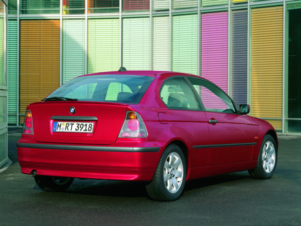 BMW Série 3 Compact E46 316ti 2001-2003 vue AR - photo BMW