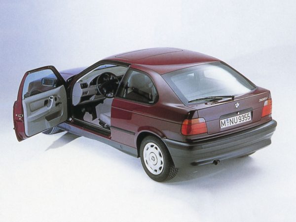 BMW Série 3 E36 Compact 1994-1996 vue AR - photo BMW