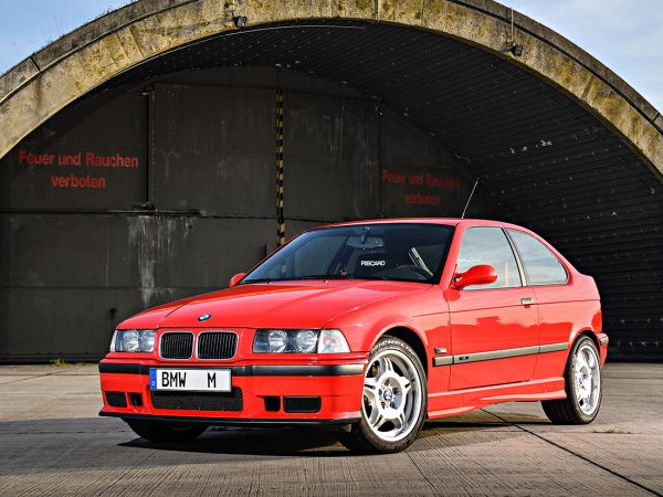 BMW Série 3 E36 Compact avec moteur M3 3,2 L 1996 vue AV - photo BMW