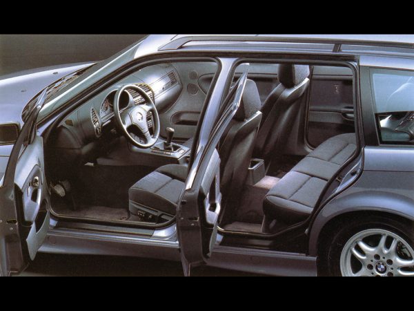 BMW Série 3 Touring 1995-1999 intérieur - photo BMW