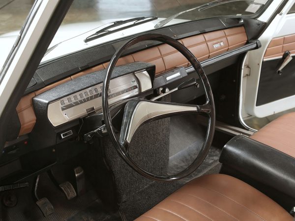 Renault 16 1965-1966 planche de bord - photo Renault Classic