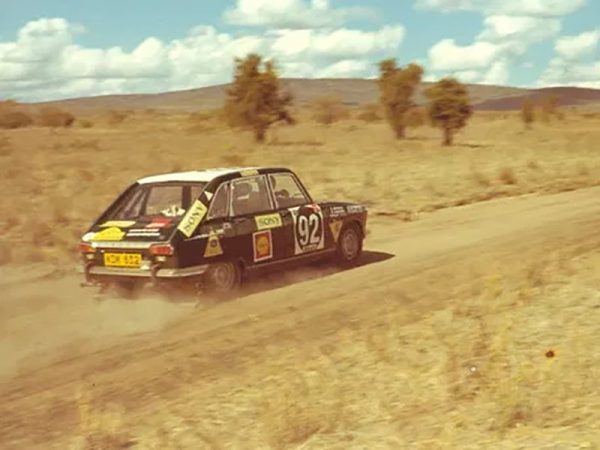 Renault 16 lors de l'édition 1971 de l'East African Safari - photo : auteur inconnu DR