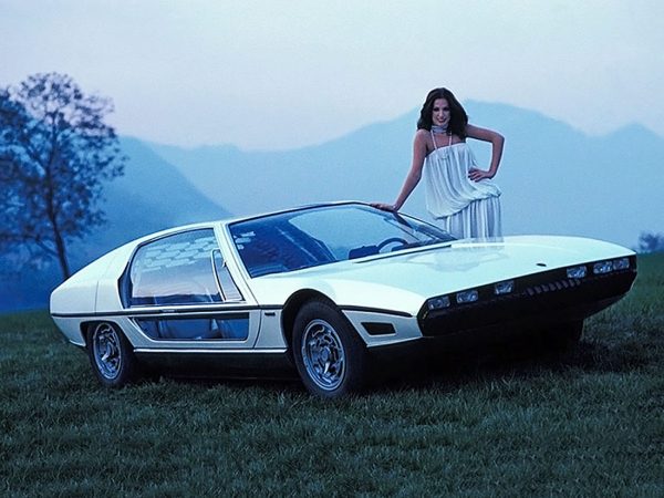 Lamborghini Marzal par Bertone - salon de Genève 1967 - vue AV - photo Bertone