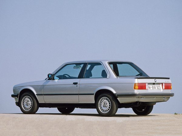 BMW Série 3 E30 323i 2 portes 1982-1985 vue AV - photo BMW