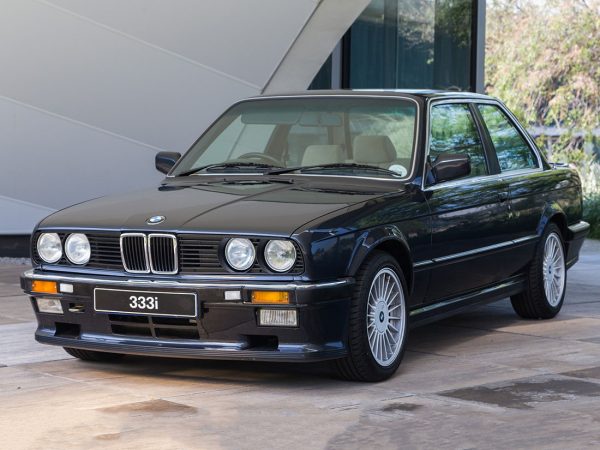 BMW Série 3 E30 333i 2 portes 1985-1986 vue AV - photo BMW ZA - Greg Reynolds