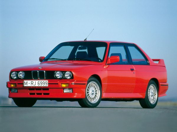 BMW M3 E30 1986-1990 vue AV - photo BMW