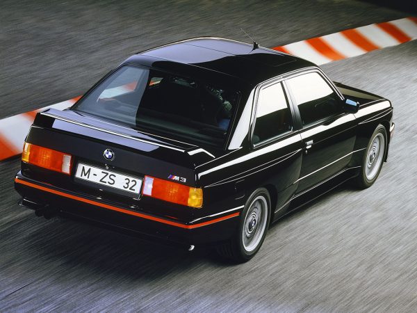 BMW M3 E30 Sport Evolution 1989-1990 vue AR - photo BMW