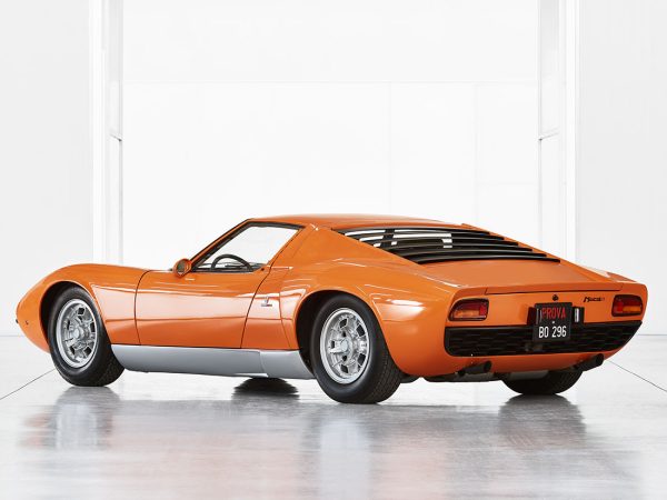 Lamborghini Miura P400 1966-1968 vue AR - photo Lamborghini (Paolo Sandro Carlini)