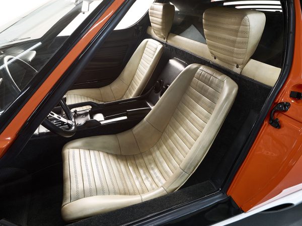 Lamborghini Miura P400 1966-1968 intérieur - photo Lamborghini (Paolo Sandro Carlini)