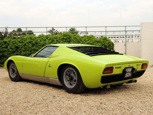 Lamborghini Miura P400S 1968-1971 vue AR - photo : auteur inconnu DR