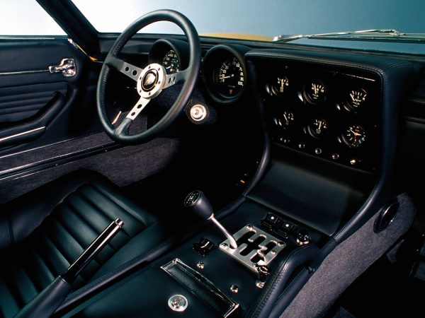 Lamborghini Miura SV 1971-1972 planche de bord - photo Lamborghini