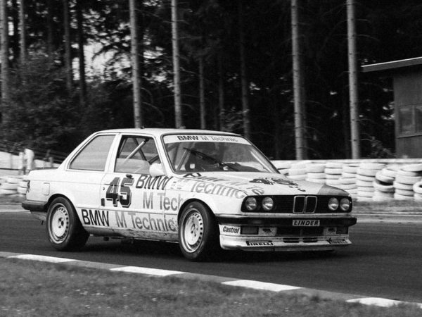 BMW 325i Groupe A 1986-1988 vue AV - photo : auteur inconnu